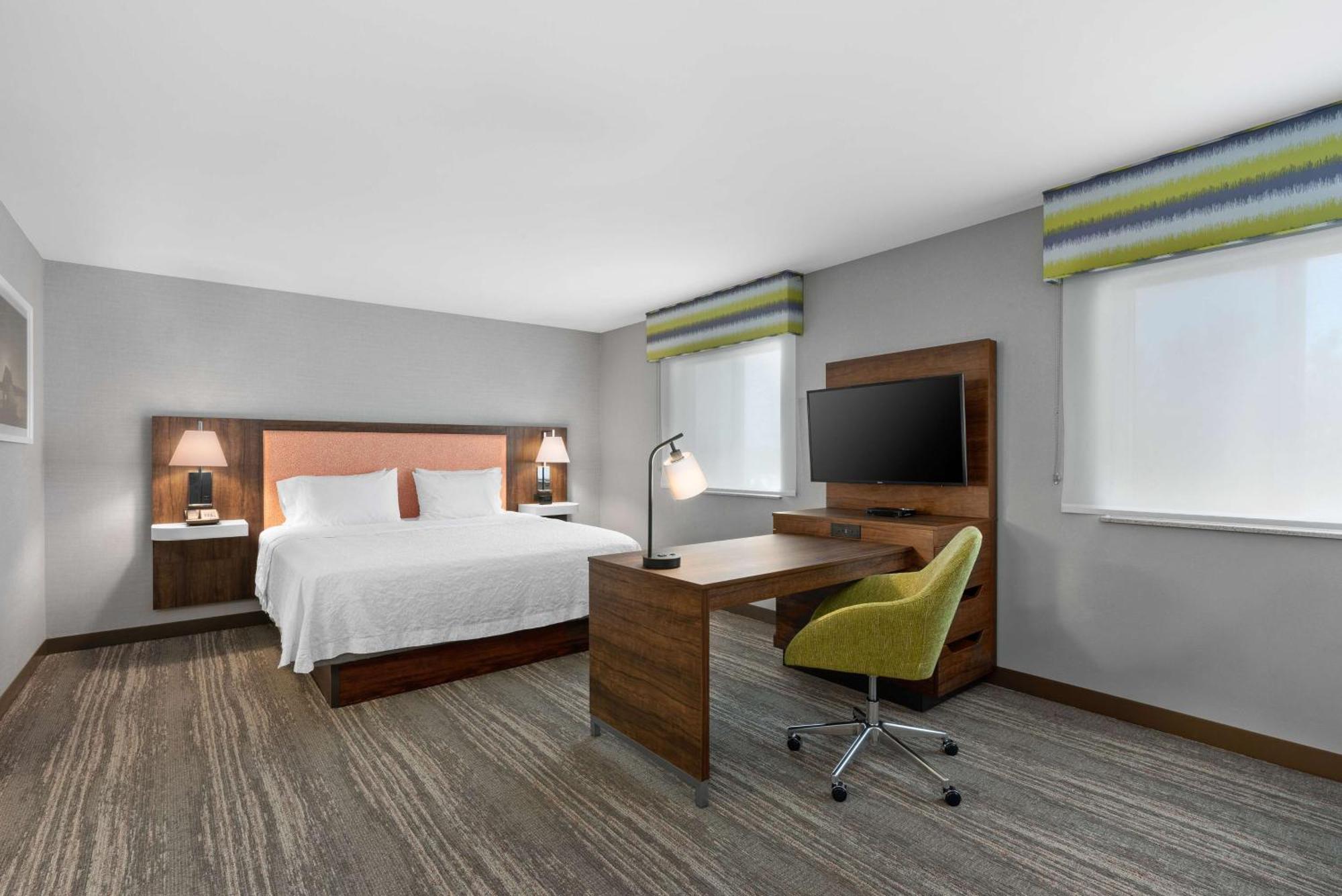 Hampton Inn & Suites Burlington Ngoại thất bức ảnh