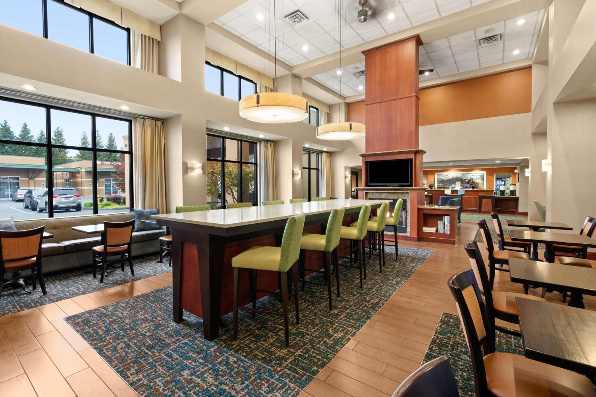 Hampton Inn & Suites Burlington Ngoại thất bức ảnh