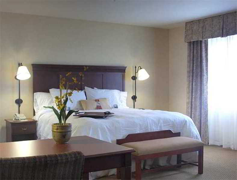 Hampton Inn & Suites Burlington Phòng bức ảnh